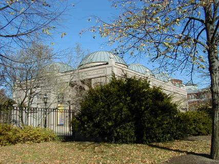 Smithsonian National Museum of African Art<br>Location: <a href="https://www.google.com/maps/search/?api=1&query=38.88746,-77.02595" target="_new">National Mall</a>